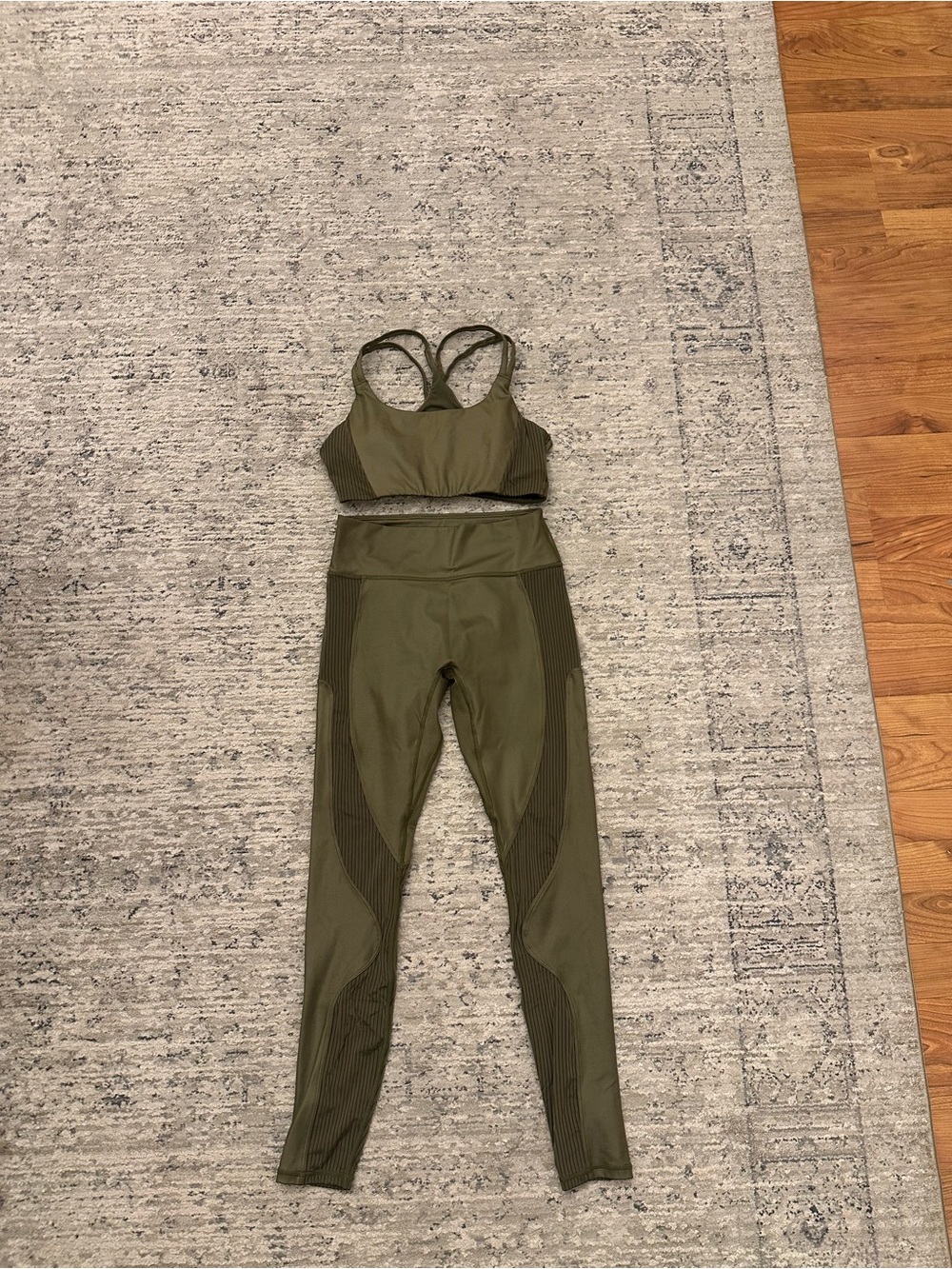Fabletics 2 piece dark moss set